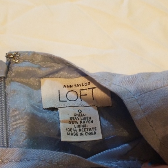 ❤sale Ann Taylor LOFT top - Picture 2 of 4